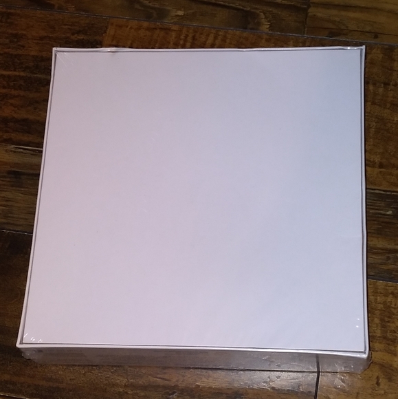 Bits and Pieces 1000 Piece Puzzel "Hollyhock Fence" Never Opened - Picture 2 of 2